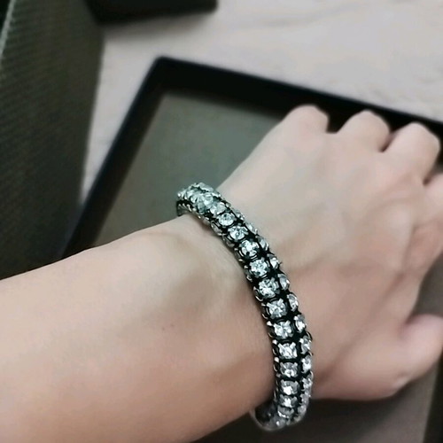 Bracelet new with silver color and lobster clasp