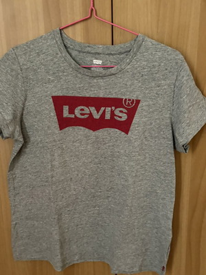 Levi's T-shirt size L gray like new