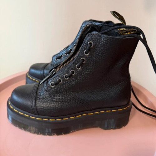 Dr. Martens platform boots size 38 like new, black