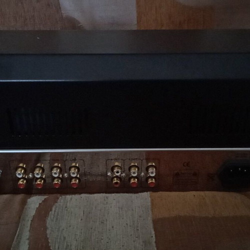 Dynavox TPR 1 preamplifier and VR70E-2 amplifier set like new