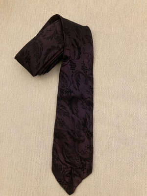 Tie like new, black and purple
