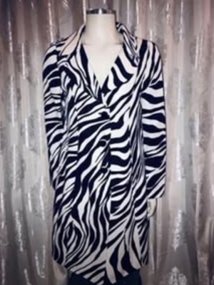 Italian coat unused, like new, cotton 72% silk 28%