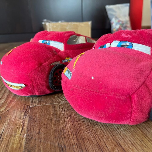 Macqueen kids slippers size 33 used with scuffs