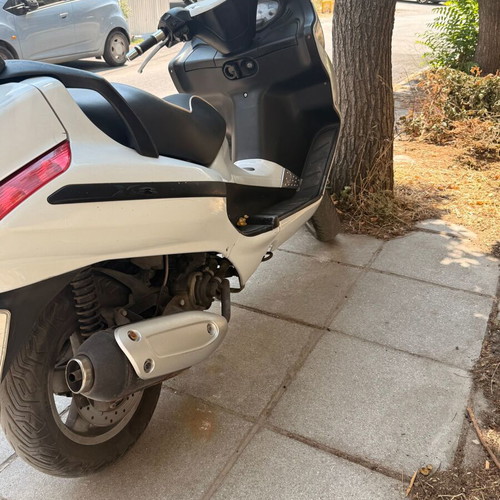 Piaggio X8 200 scooter 2005 used, 200cc, automatic, white