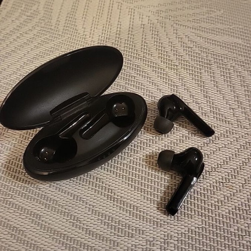 Belkin SoundForm Move Plus TWS earbuds like new