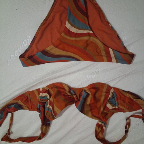 Kiabi women's bikini set like new with psychedelic retro pattern