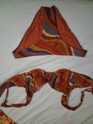 Kiabi women's bikini set like new with psychedelic retro pattern