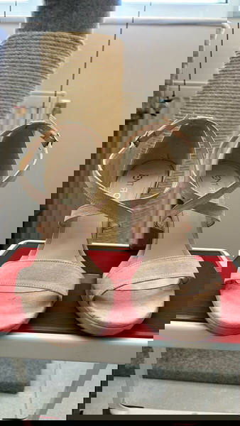 Πέδιλα 39