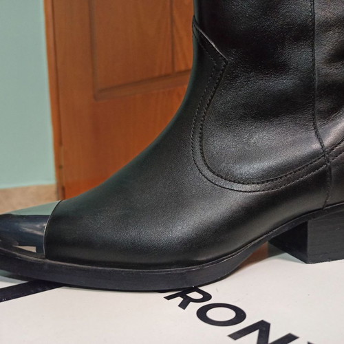 Bronx black leather ankle boots used with square heel size 39