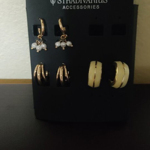 Earrings set of 3 pairs like new, beige and gold tone