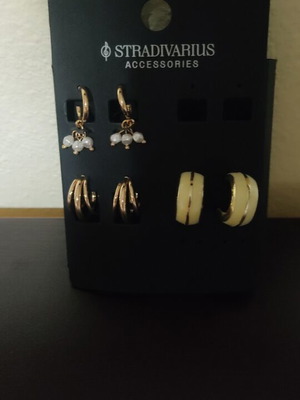 Earrings set of 3 pairs like new, beige and gold tone