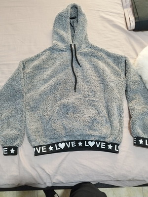 Winter hoodie like new, warm crop top style with front pocket