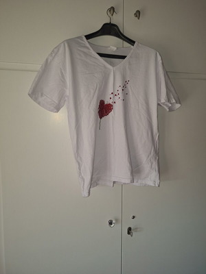 Blouse white XL new with heart print