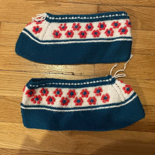 Traditional socks slippers new, one size, multicolor