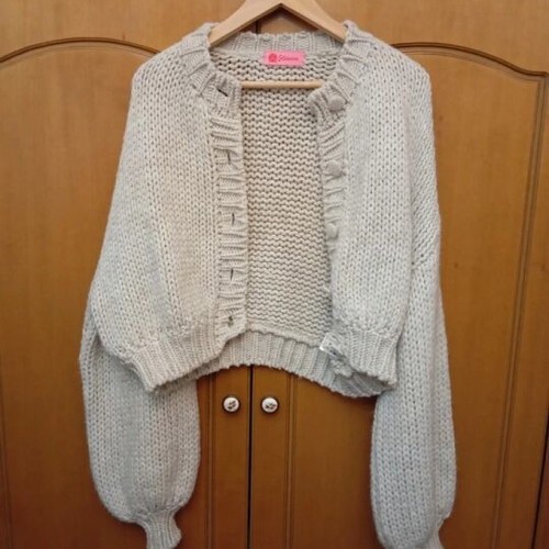 Karavan cardigan short with puffed sleeves like new, beige