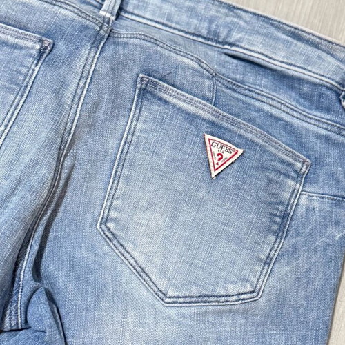 Guess women's slim jean authentic, like new