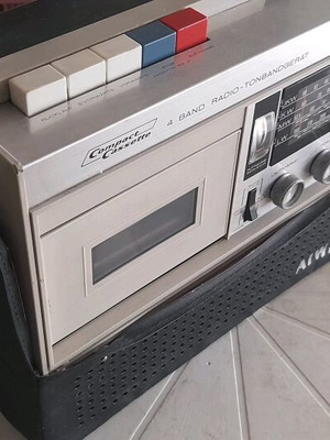 Aiwa retro radio cassette player used