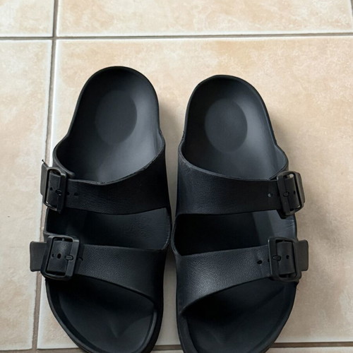 Men's slippers size 43, black
