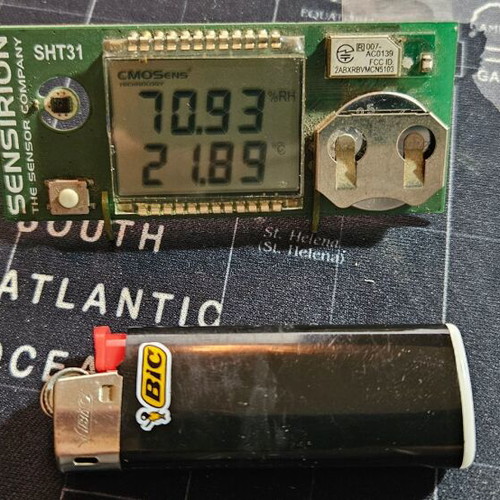 Sensirion STHT31 DemoBoard humidity and temperature sensor used (BLE/LCD)
