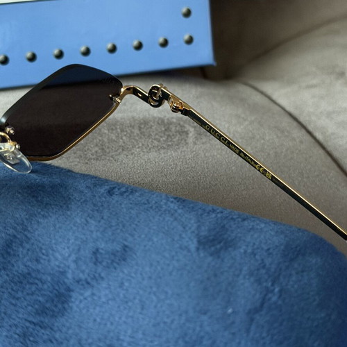 Gucci sunglasses new, black, 100% UV protection