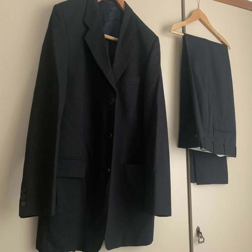 Carouzos dark blue men's suit like new, size 34
