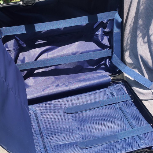 Riigid V2 20" Carry-On Suitcase new, black, removable wheels