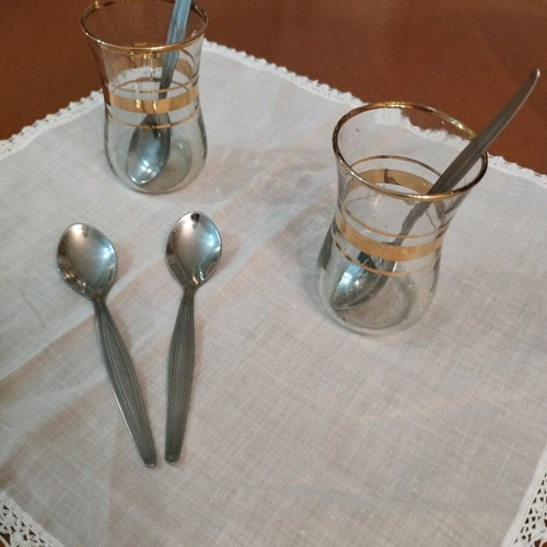 Authentic Tulip Tea Set with 4 Glasses, 6 Güllü Spoons and Handmade Doily