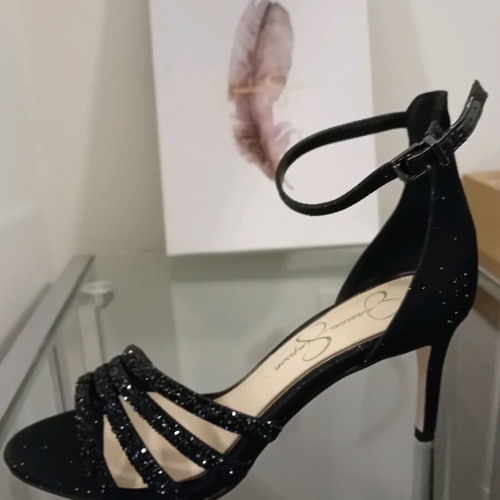 Jessica Simpson black heels like new with medium heel