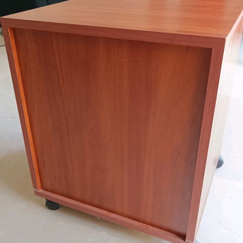Desk and drawer unit like new from Neoset with lockable drawers