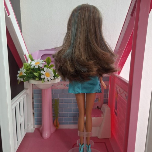 Barbie doll like new