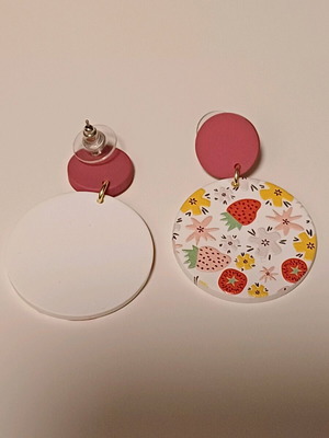 Earrings new and lightweight