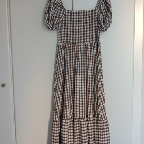 Brown checked dress size L like new, cottage style