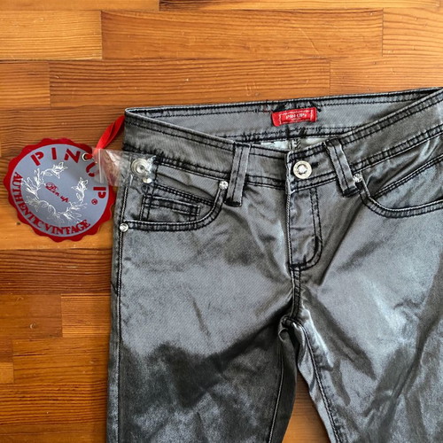 Pin up silver jeans new, size 26