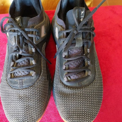 HOVR athletic men's shoes size 45 like new, gray black