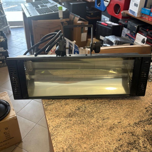 Strobo 1500W Acme μεταχειρισμένο με λάμπα Xenon και ρυθμιζόμενη φωτεινότητα