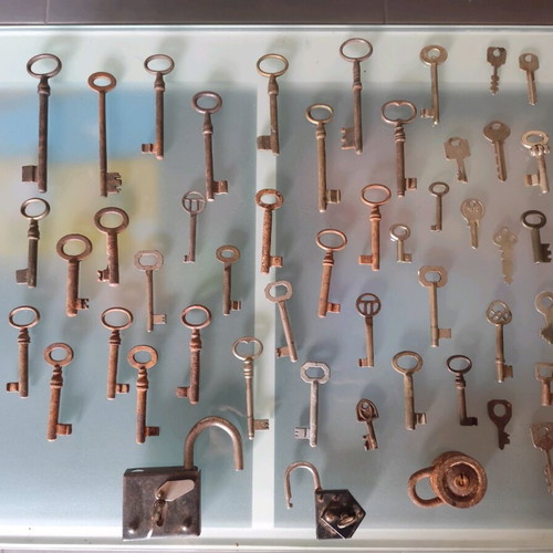 Lot of old keys and padlocks used