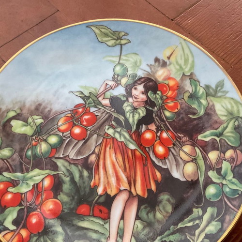 Mary Barker decorative plate with fairies, like new