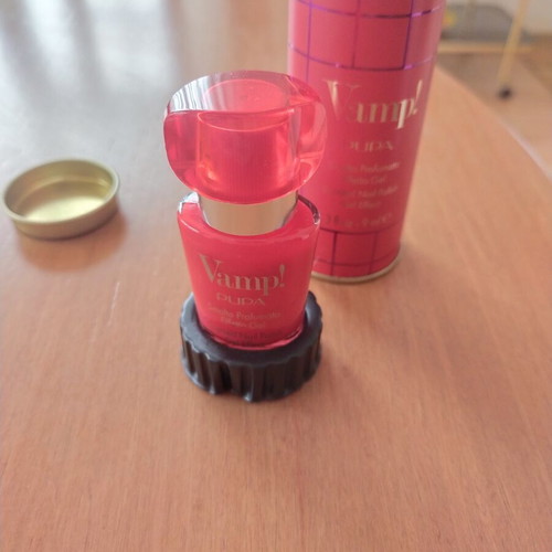 Pupa Vamp Scented Nail Polish Gel Effect red new