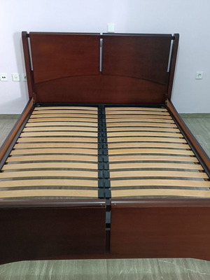 Ξύλινο κρεβάτι μεταχειρισμένο 160x200 cm με κεφαλάρι 100 cm