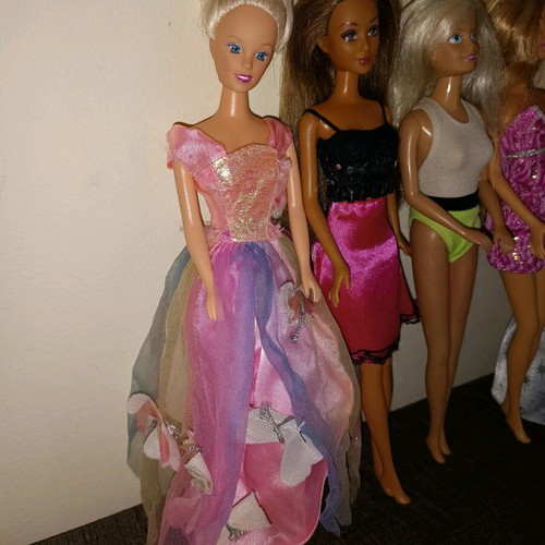 Lot of vintage dolls used with defects