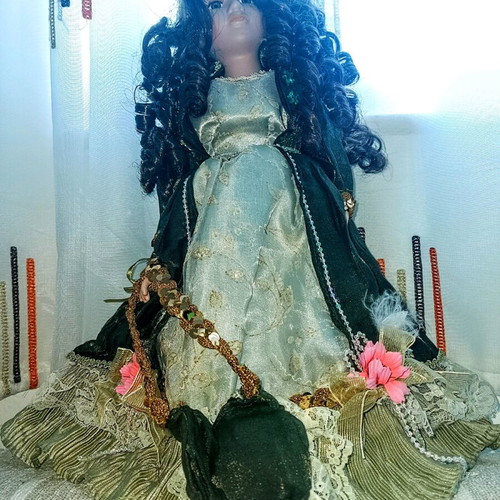 Porcelain doll like new, 40 cm tall, hand-painted