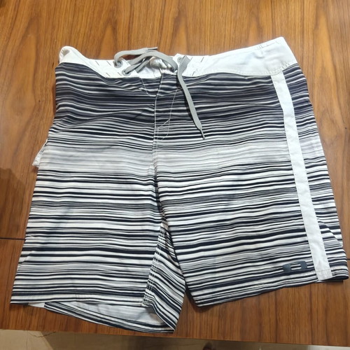 Oakley Mens Swimwear size 36 like new, black and white