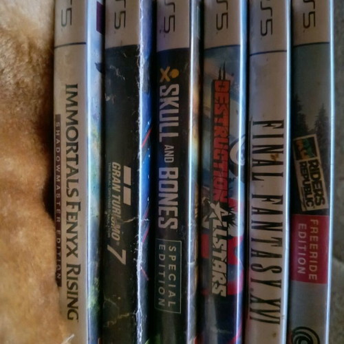 Ps5 Games like new, pack