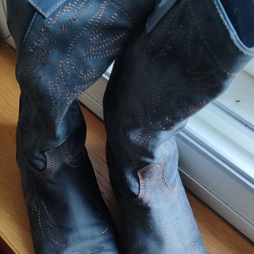 Cowboy suede boots blue with embroidery like new, size 39