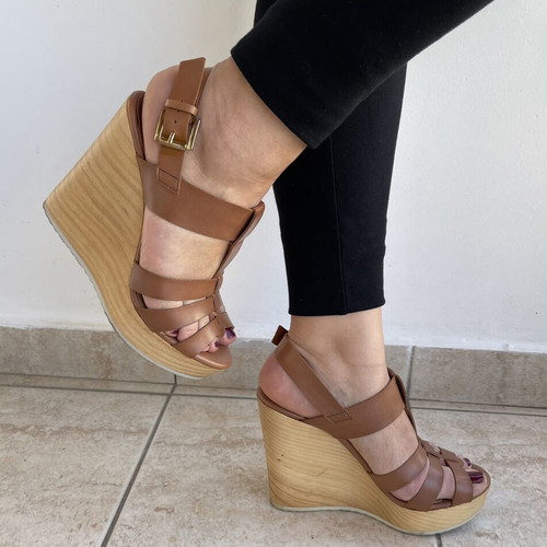 Stradivarius women's platform sandals size 38 like new, beige and brown