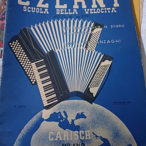 Sheet music and music theory like new, Italian
