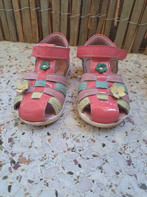 Arties leather girl sandals size 21 like new, pink