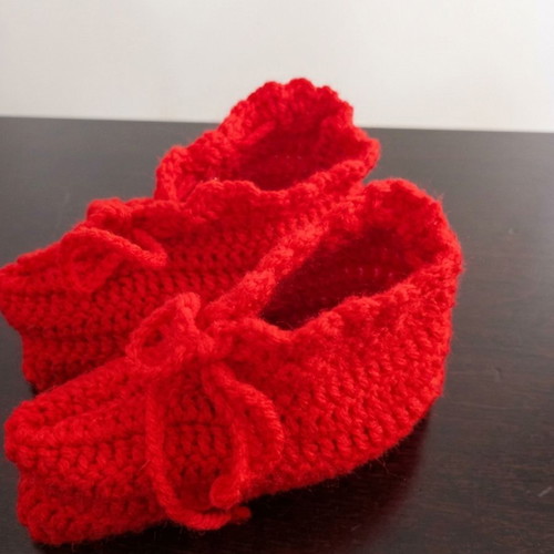 Handmade knitted baby booties new, red