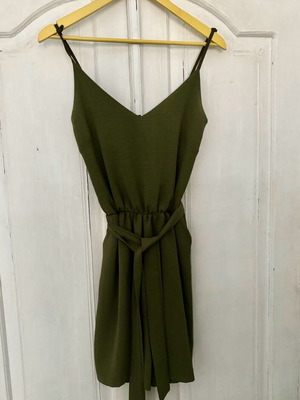 Jumpsuit χακί σαν καινούργιο, μέγεθος Small - Large