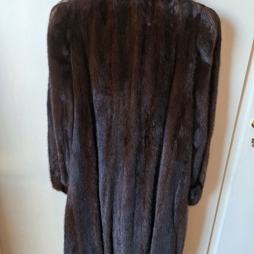 Authentic mink fur used, brown, size L
